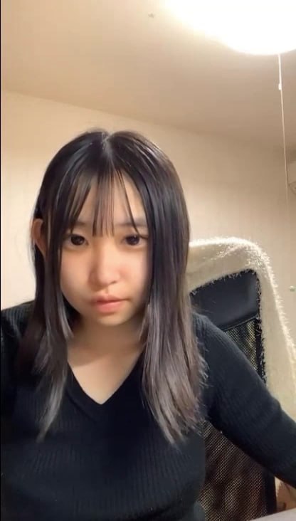 流出風・清楚系美女の恥じらい自撮り